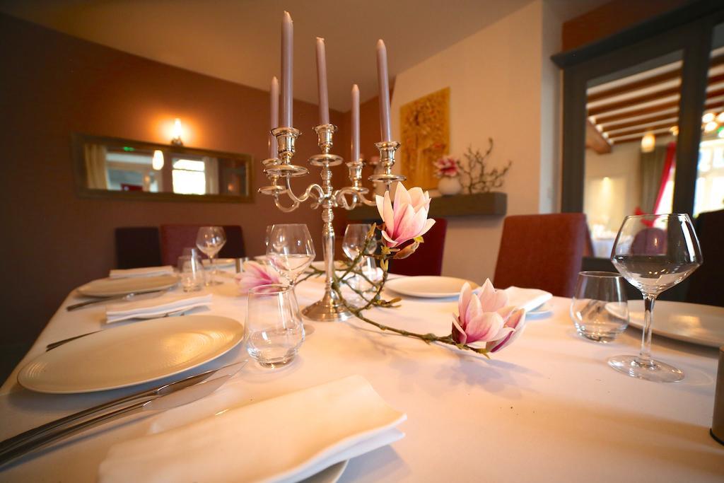 Hotel Restaurant Le Lion D'Or Saint-Hilaire-du-Harcouët Exteriér fotografie